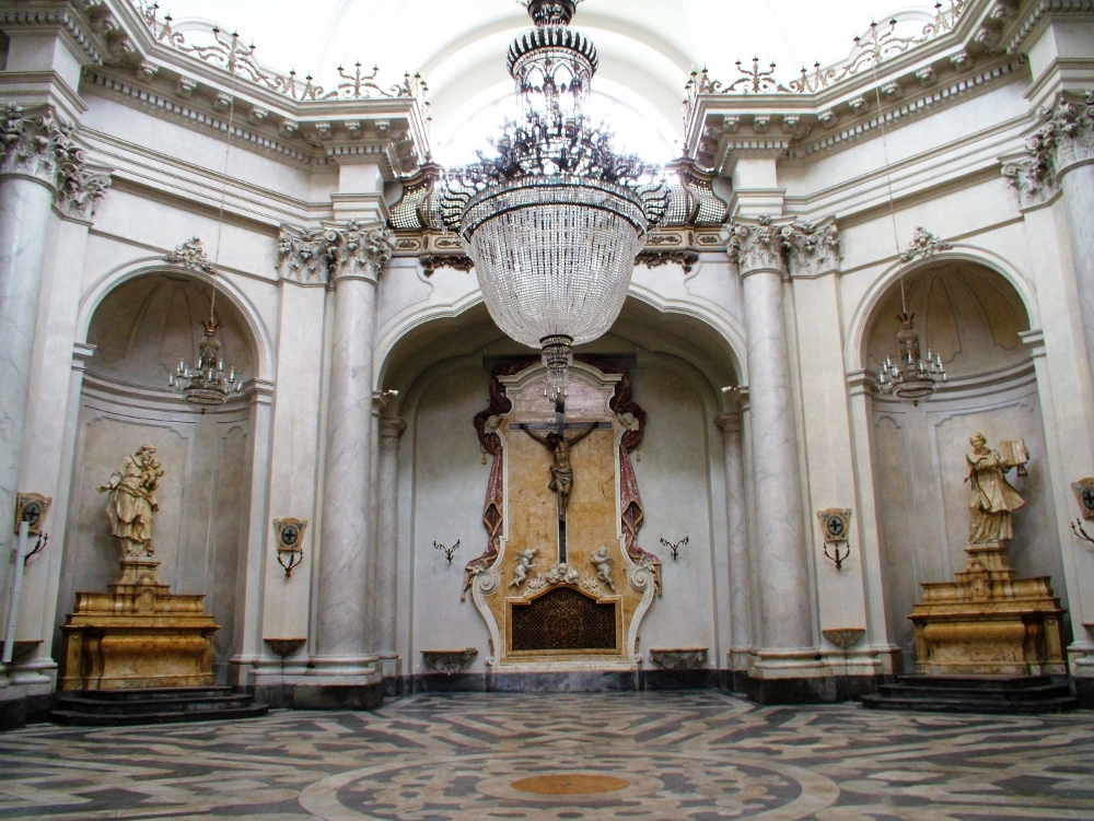 Interno della Chiesa di Sant'Agata alla Badia, Catania  restaurato dallo studio Ellenia+Tre