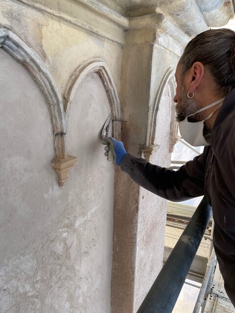 Impresa F.lli Ranghetti - Rifacimento dell'intonaco in facciata del Santuario della Madonna di Lourdes a Palazzolo sull'Oglio (Bs)